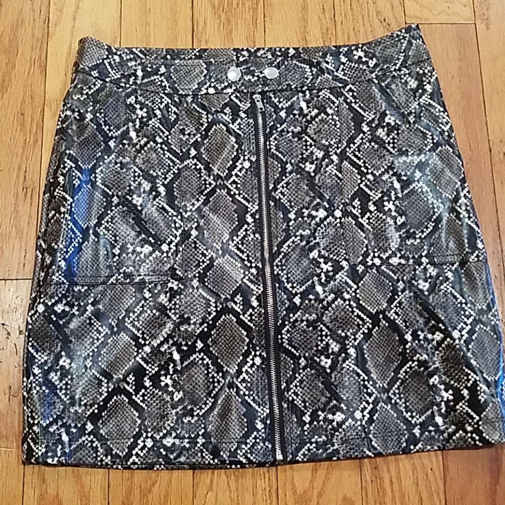 Snakeskin printed skirt